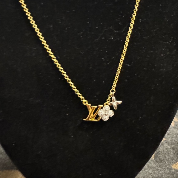 Louis Vuitton Gold Necklace with Monogram Charm - Picture 2 of 8
